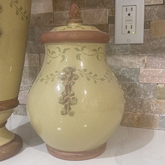 Clay pottery urns - Picture 3 of 10